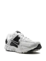 Nike Zoom Vomero 5 Metallic Platinum Black (Kids) - Image 2